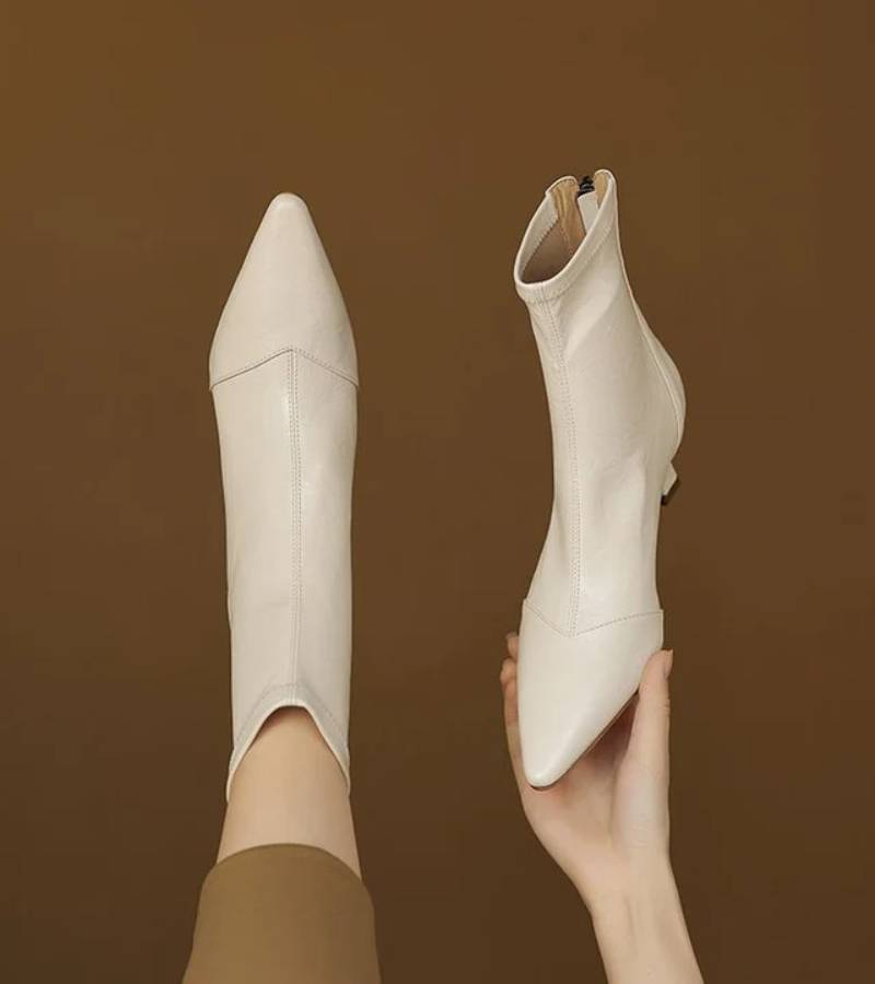 Fulvia | Minimalistyczne skórzane botki na średnim obcasie